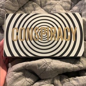 Conspiracy palette